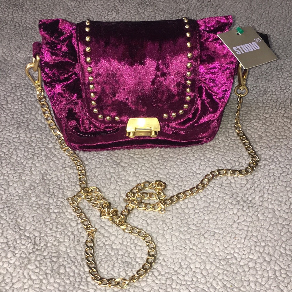 Studio 33🖤Awesome Velvet Ruffle Purse With Chain Strap🖤